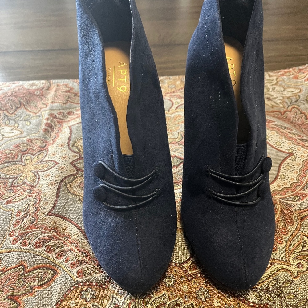 New Blue faux suede booties size 7